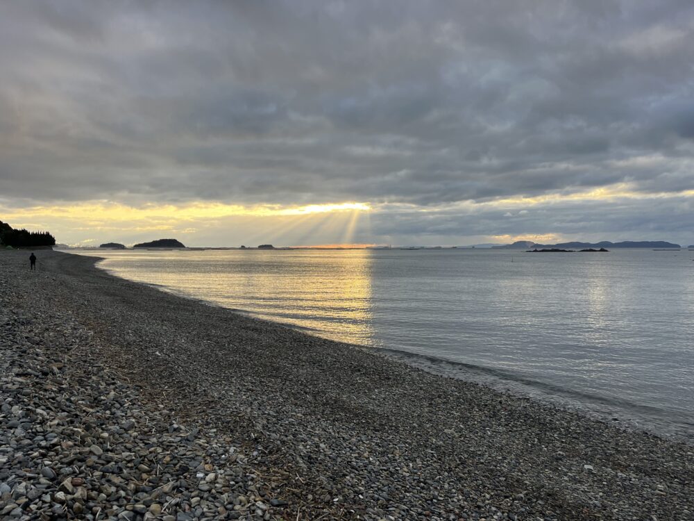 海と朝日